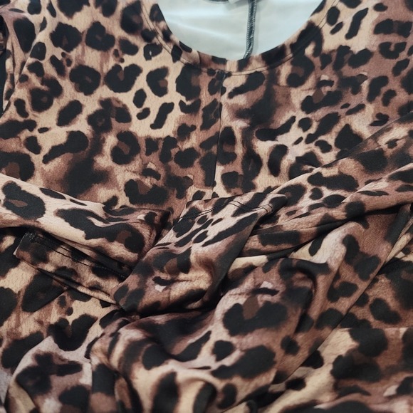 Leopard Full Bodysuit with Scoop neck size Medium - Picture 4 of 5